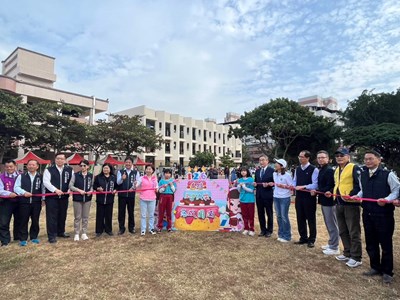 大雅國小校慶運動會暨和平樓老舊校舍拆除重建工程落成啟用典禮大合照1