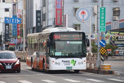 繼台中客運率先宣布為駕駛員加薪後，包含統聯、豐客等客運業者皆宣布跟進加薪