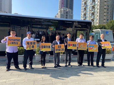 台中客運引進Model T電動公車,主打智慧安全,並配載多項先進駕駛輔助系統