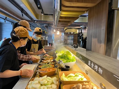 王品肉次方自助吧料台補充體驗