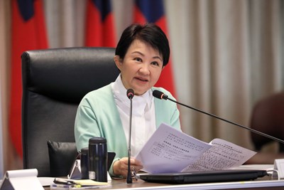市長盧秀燕今(19)日主持市政會議指出,台中年底重磅活動接連登場,從耶誕嘉年華到跨年晚會,「保證好看」,邀請民眾前來親自體驗