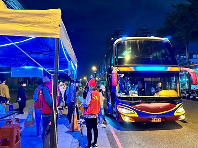 智慧停車、接駁車專用道奏功! 中市跨年晚會車流凌晨2時恢復正常