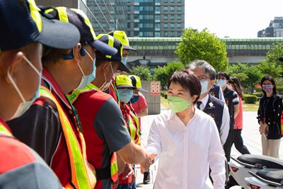 體恤環保局清潔人員辛勞 調高清潔獎金及駕駛安全獎金