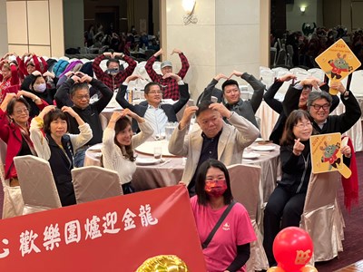臺中10企業連續10年捐年菜 社會局感謝暖心善舉