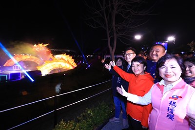 點亮中央公園!76米巨龍主燈秀震撼登場 盧市長:規模媲美「國家級燈會」