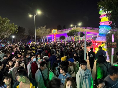 元宵夜人潮爆棚!中台灣燈會開展9日破250萬人次