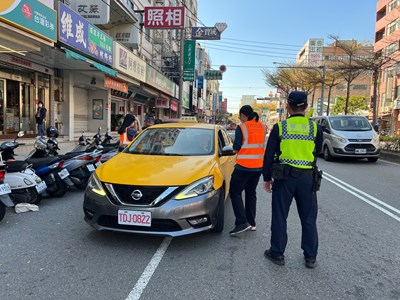 交通局聯合警察局稽查計程車營業秩序(1)_0