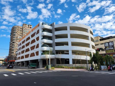 台中市持續投入資源新建立體停車場,圖為112年啟用之潭興立體停車場