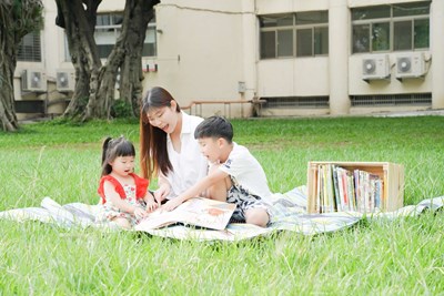 中市圖邀請市民家庭利用圖書資源,享受親子共讀好時光