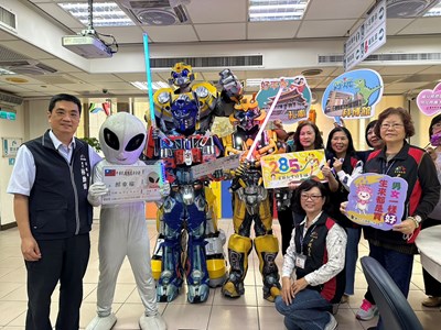 台中人口將破285萬! 外星機械人快閃戶所宣傳活動好康