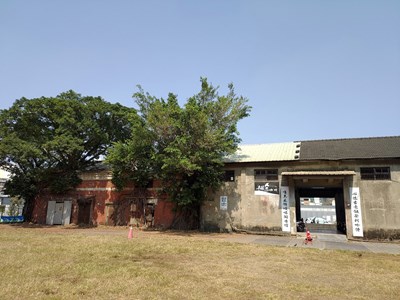 「新民街倉庫群」進行修復規劃設計,搭建的圍籬將進行藝術創作