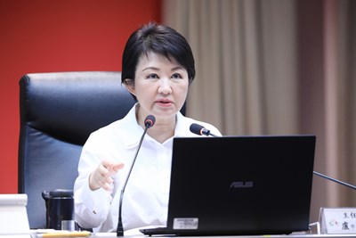 市長盧秀燕昨(8)日主持會議表示,市府團隊積極改善空污,她上任5年多來,台中PM 2.5年均