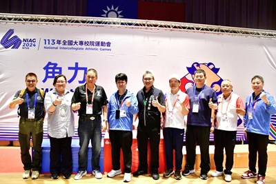全國大專菁英好手齊聚台中競技,運動局長赴角力賽場關心