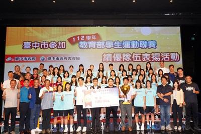 7東山高中女排隊重返榮耀，勇奪112HVL女子組冠軍。_0