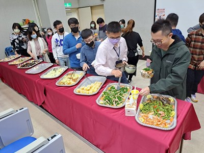 會議訂購循環容器盛裝餐飲