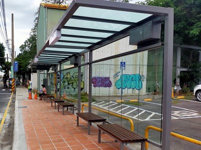 大甲車站前新設長廊式候車亭