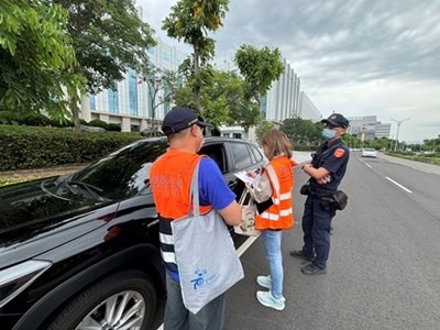 保障乘客權益-市府聯合監警稽查違法白牌車