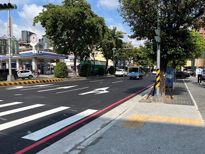 01-打造人本舒適通行環境,中市啟動五權西路人行道及燙平工程