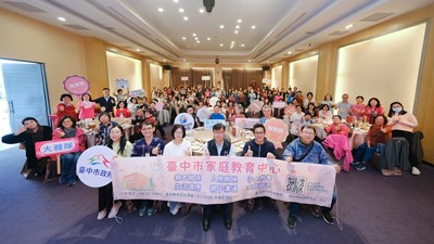 全體志工與蔣偉民局長大合照