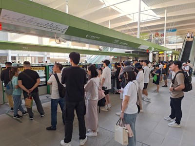 台中捷運服務獲旅客肯定，運量再創新高。