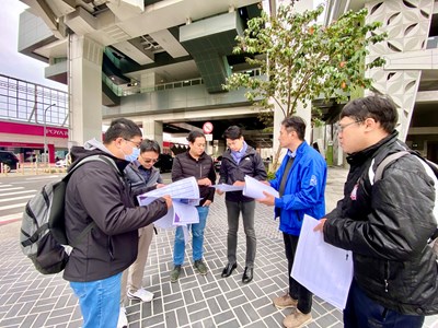台中市府交通局長葉昭甫緊盯改善工程,到捷運松竹站前勘查易肇事路段