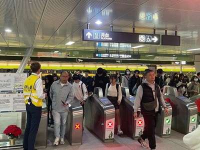 中捷公司在重點車站加派人力引導旅客