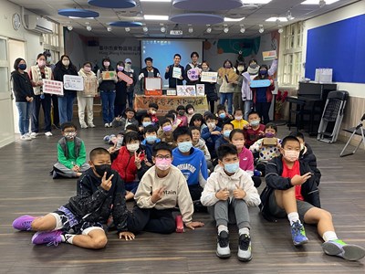 東勢地所與明正國小師生合影_0_0