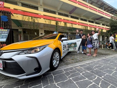 台中市小黃公車113年發車班次超過26萬班,創新服務模式讓偏鄉民眾同享服務