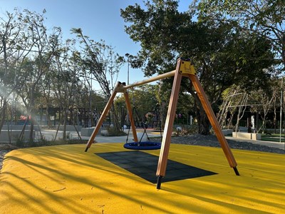 烏日區榮泉公園全新升級!原木自然遊戲場正式登場