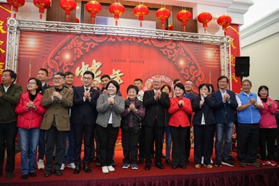 中市議會新春團拜 盧市長率市府團隊祝賀:議政昌隆、府會和諧