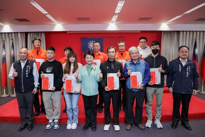 台灣最美風景!盧市長表揚新光三越救災城市英雄:他們的名字叫「勇敢」