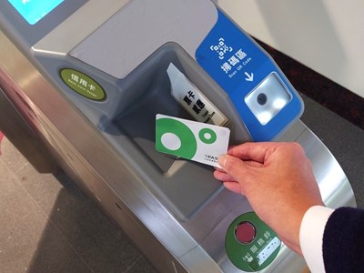 3月1日起,台中捷運所有閘門皆可刷TPASS,搭乘更便利。