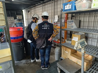 中市府首波大型用氣餐飲業稽查，4業者廚房環境標示缺失現場勸導改善