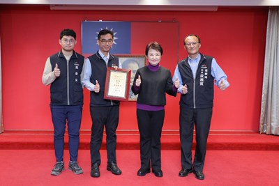 市政會議獻獎