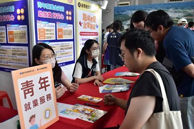 現場提供青年就業服務諮詢_0_0