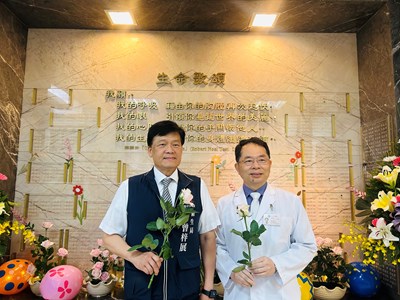 曾梓展局長與中榮吳杰亮副院長合照