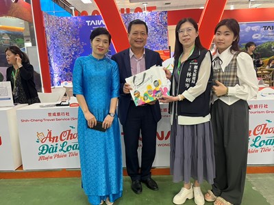 越南旅遊局旅遊促進科科長阮貴方蒞臨台中攤位_0