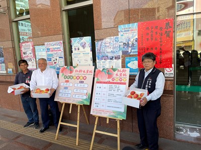 長官與得獎農友合影_0_0