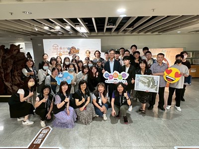 《實境教學再加1》靜宜大學法律系參觀中市地稅局「金典台中 檔藏稅史」與AI智慧客服