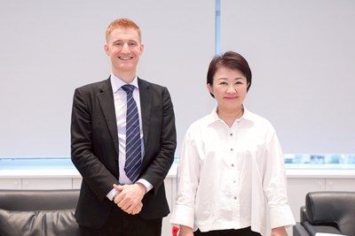 美國華府智庫「傳統基金會」(Heritage Foundation)亞洲研究中心研究員孔明尚(Michael Cunningham)昨(5)日拜會台中市政府,由市長盧秀燕親自接待