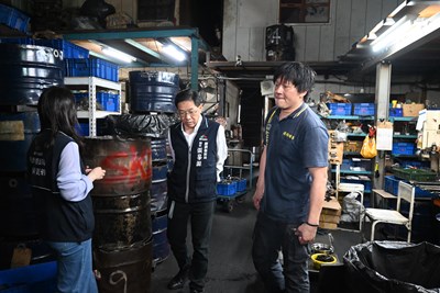 中市經發局實地走訪業者廠區
