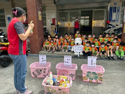 最萌清潔隊報到!中市幼兒動手學分類 愛地球從小開始 (1)