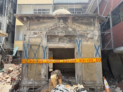 中區自由路民宅環境清理發現疑似文資建物 中市文化局啟動暫定古蹟程序、圍設保護範圍