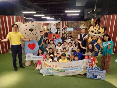 臺中市英語教育資源中心與家教中心合作在IKEA、三井OUTLET、麗寶OUTLET MALL及LaLaport辦理「親子共學英語營」