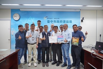 01-攜手產業界打造綠意城市!中市建設局與台中市種苗公會交流植栽新技術_0