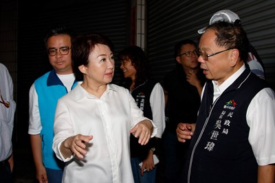 梅川東路急雨積淹水20分鐘消退 盧市長趕赴勘災:儘速提出改善方案