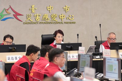 颱風丹娜絲來襲 中市今晚、明日停班停課 盧市長:料敵從寬、全力守護市民安全 (6)