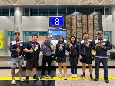 消防局選手歸國團照