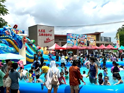 清涼一夏!大里人潑水節嗨翻十九甲健康公園