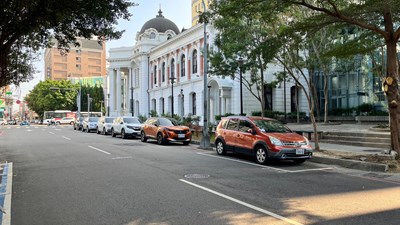 台中交通網APP可查詢路邊、路外停車訊息，民眾找停車位更便利